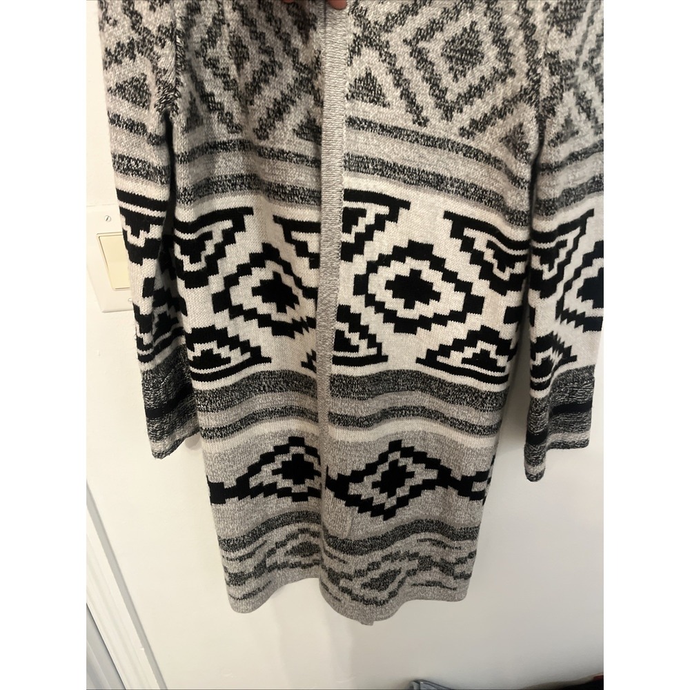 Spense Knits Womens Cardigan Sweater Size Medium Zigzag Geometric Black Grey
